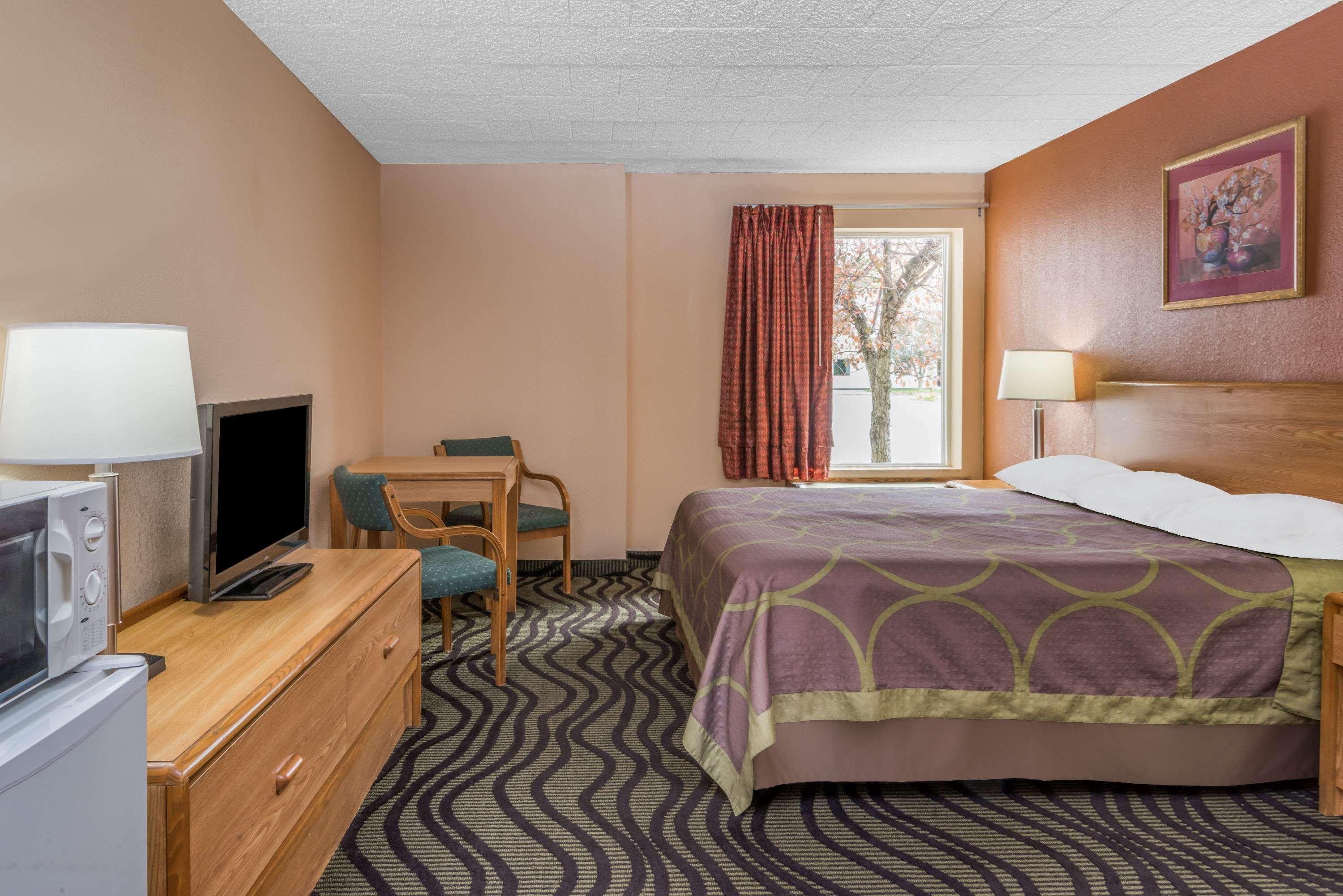 ซูเปอร์ 8 บาย วินด์แฮม บาตาเวีย อีสต์ ออฟ เดเรียน เลก ธีมพาร์ค Hotel บาเทเวีย ภายนอก รูปภาพ